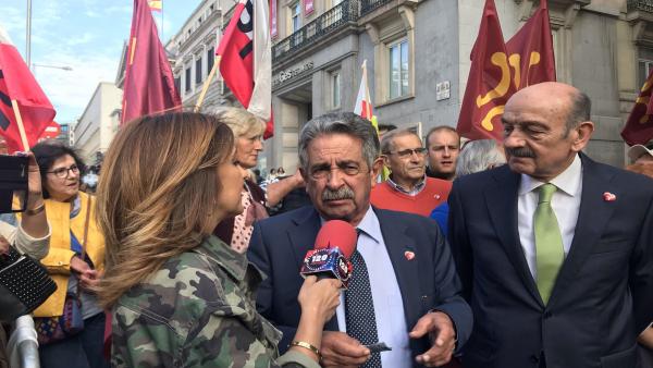 Revilla y Mazón a su llegada al Congreso Revilla y Mazón a su llegada al Congreso