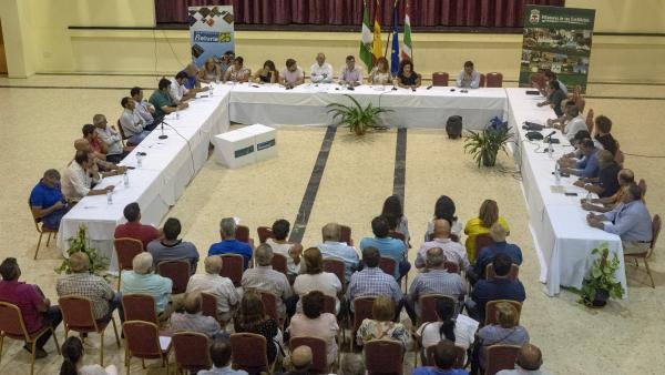 Reunión para la constitución de la Mesa Provincial de la Ganadería Extensiva en Huelva. Reunión para la constitución de la Mesa Provincial de la Ganadería Extensiva en Huelva.
