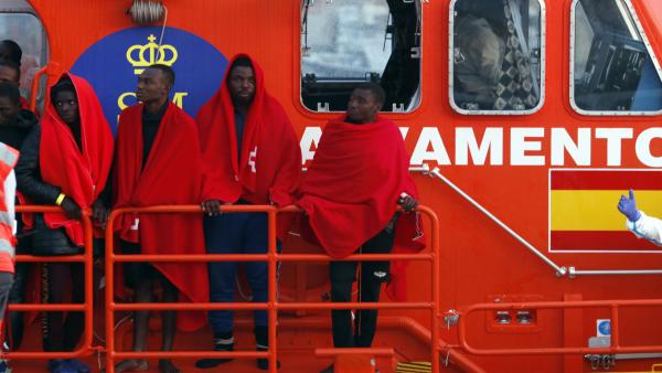 Hombres rescatados por Salvamento Marítimo en una imagen de archivo Hombres rescatados por Salvamento Marítimo en una imagen de archivo