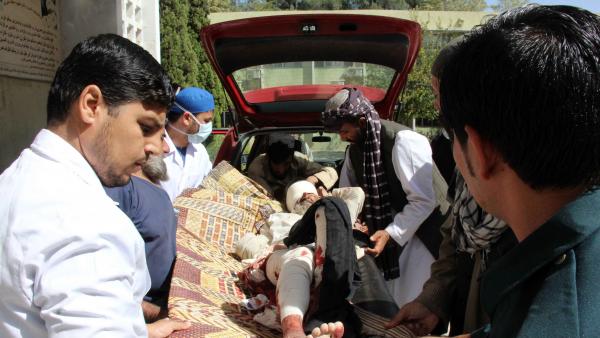 20 muertos y 90 heridos en un hospital de Qalat. 20 muertos y 90 heridos en un hospital de Qalat.