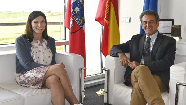 Reunión de la alcaldesa de Santander, Gema Igual, con el consejero de Innovación, Industria, Transporte y Comercio, Francisco Martín Reunión de la alcaldesa de Santander, Gema Igual, con el consejero de Innovación, Industria, Transporte y Comercio, Francisco Martín