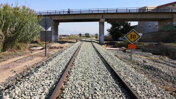 Adif restablece la circulación en la línea Murcia-Albacete tras daños gota fría Adif restablece la circulación en la línea Murcia-Albacete tras daños gota fría