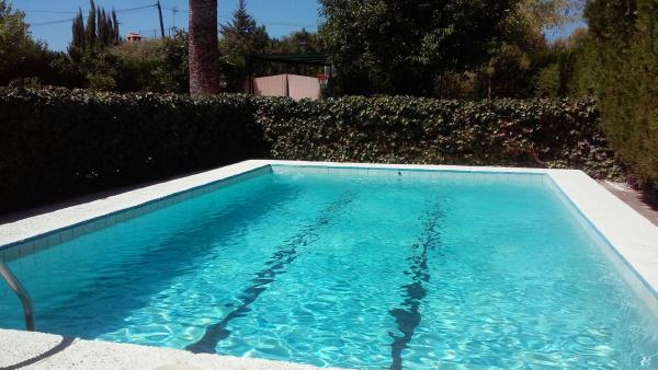 Imagen de una piscina privada en Andalucía Imagen de una piscina privada en Andalucía