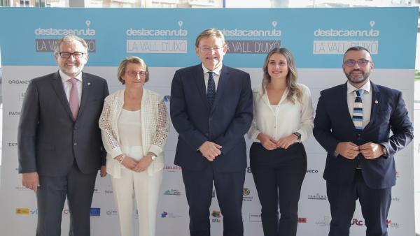 El presidente de la Generallitat Valenciana, Ximo Puig, en el centro, en la inauguración de la Feria Destaca Rurta 2019 en la Vall D'Uixó El presidente de la Generallitat Valenciana, Ximo Puig, en el centro, en la inauguración de la Feria Destaca Rurta 2019 en la Vall D'Uixó