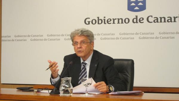El portavoz del Gobierno de Canarias, Julio Pérez, en rueda de prensa El portavoz del Gobierno de Canarias, Julio Pérez, en rueda de prensa