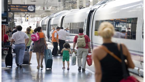 Pasajeros tren Renfe Pasajeros tren Renfe