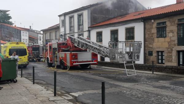 Incendio en una vivienda de Santiago de Compostela Incendio en una vivienda de Santiago de Compostela
