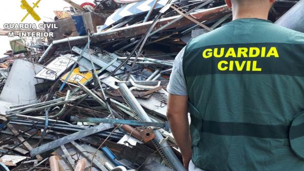 Chatarra incautada al detenido por la sustracción de la misma en el CTR de San Román de la Vega (León). Chatarra incautada al detenido por la sustracción de la misma en el CTR de San Román de la Vega (León).