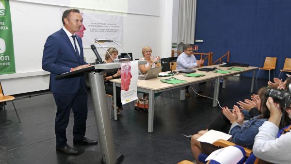 El consejero de Desarrollo Rural, Ganadería, Pesca, Alimentación y Medio Ambiente, Guillermo Blanco, inaugura el VII Encuentro de la Unión de Mujeres Agricultoras y Ganaderas El consejero de Desarrollo Rural, Ganadería, Pesca, Alimentación y Medio Ambiente, Guillermo Blanco, inaugura el VII Encuentro de la Unión de Mujeres Agricultoras y Ganaderas