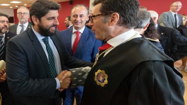 El presidente de la Comunidad, Fernando López Miras; y el presidente del Tribunal Superior de Justicia (TSJ) de Murcia, Miguel Pasqual del Riquelme El presidente de la Comunidad, Fernando López Miras; y el presidente del Tribunal Superior de Justicia (TSJ) de Murcia, Miguel Pasqual del Riquelme