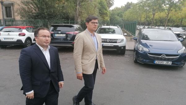 Alvaro Pimentel en el entorno del Casino de la Exposición Alvaro Pimentel en el entorno del Casino de la Exposición