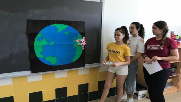 Alumnos del IES La Florida de Las Torres de Cotillas que han participado en el proyecto 'La medida de la tierra' Alumnos del IES La Florida de Las Torres de Cotillas que han participado en el proyecto 'La medida de la tierra'