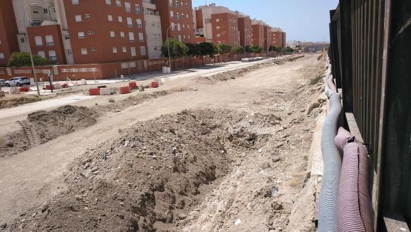 Almería.-La mesa del tren critica un 'parón' en las obras de El Puche y Adif apunta condiciones específicas de agosto Almería.-La mesa del tren critica un 'parón' en las obras de El Puche y Adif apunta condiciones específicas de agosto