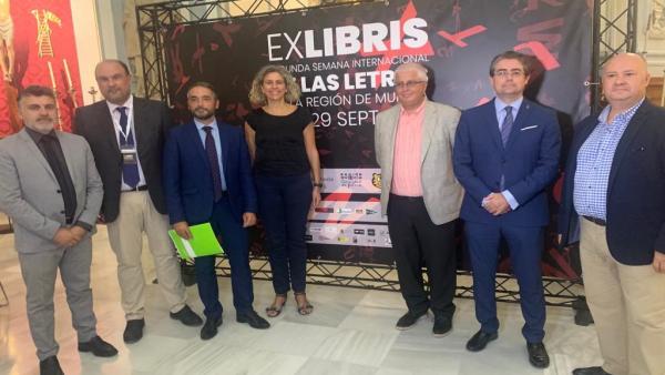 Jesús Pacheco en la presentación de la II Semana Internacional de las Letras ExLibris Jesús Pacheco en la presentación de la II Semana Internacional de las Letras ExLibris