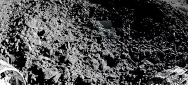 Primera imagen del raro material hallado en la cara oculta de la Luna Primera imagen del raro material hallado en la cara oculta de la Luna