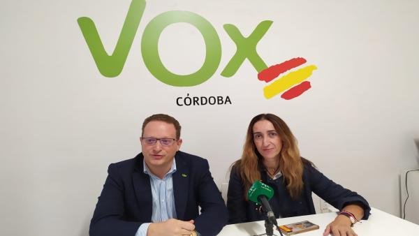 José Ramírez del Río y Paula Badanelli en la sede de Vox en Córdoba. José Ramírez del Río y Paula Badanelli en la sede de Vox en Córdoba.