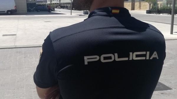 Imagen de recurso de un agente de la Policía Nacional Imagen de recurso de un agente de la Policía Nacional