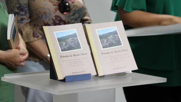 Libro 'Remedios de Abuela Sierra', editado por la Diputación de Huelva Libro 'Remedios de Abuela Sierra', editado por la Diputación de Huelva