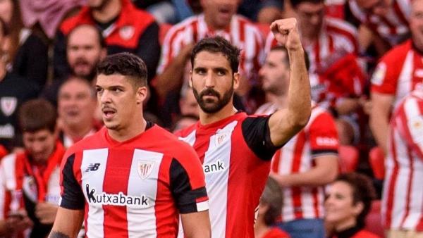 Raúl García celebra su gol con el Athletic al Alavés Raúl García celebra su gol con el Athletic al Alavés
