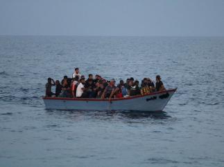Italia autoriza el desembarco de los 182 migrantes del 'Ocean Viking' en Sicilia