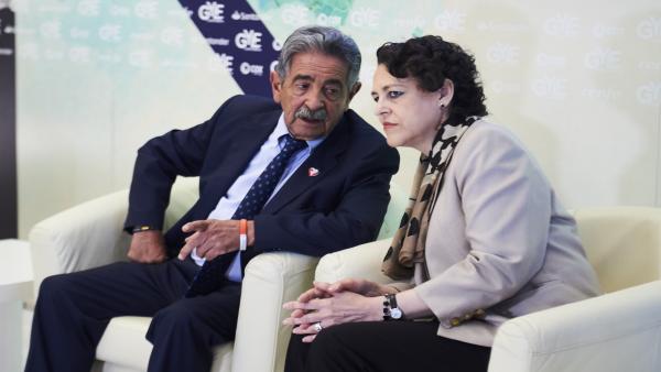 La ministra de Trabajo en funciones, Magadalena Valerio y el presidente del Gobierno de Cantabria, Miguel Ángel Revilla, durante la inauguración del IV Foro de Jovenes Líderes Mundiales 'Global Youth Leadship Forum', en Santander (España), a 23 de septiem La ministra de Trabajo en funciones, Magadalena Valerio y el presidente del Gobierno de Cantabria, Miguel Ángel Revilla, durante la inauguración del IV Foro de Jovenes Líderes Mundiales 'Global Youth Leadship Forum', en Santander (España), a 23 de septiem