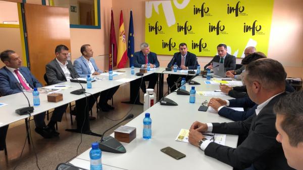 La Comunidad y el sector del transporte hacen un frente común para luchar contra los efectos del Brexit La Comunidad y el sector del transporte hacen un frente común para luchar contra los efectos del Brexit