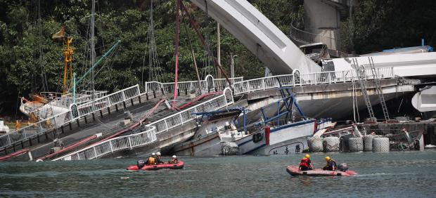 Un puente se derrumba en Taiwán