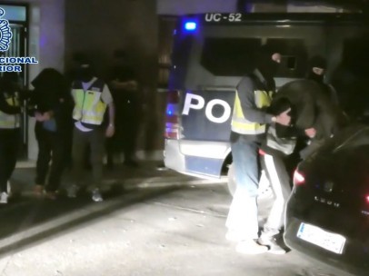 Los dos detenidos por la Policía Nacional.