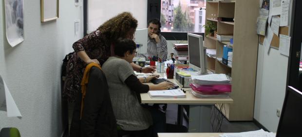 Funcionarios trabajando