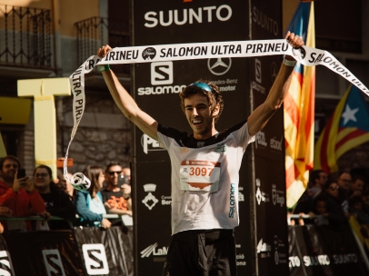 Jan Margarit cruza victorioso la línea de meta de la Sky Pirineu