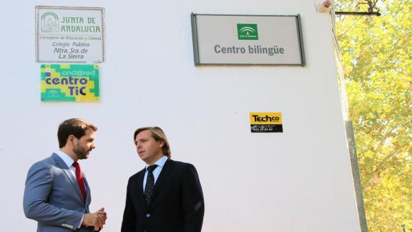 El delegado de la Junta, Antonio Repullo, y el alcalde de Cabra visitan el CEIP Nuestra Señora de la Sierra El delegado de la Junta, Antonio Repullo, y el alcalde de Cabra visitan el CEIP Nuestra Señora de la Sierra