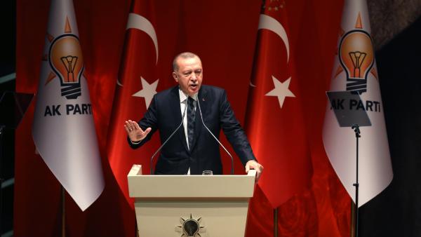El presidente de Turquía, Recep Tayyip Erdogan, en un discurso ante miembros de su partido, el AKP El presidente de Turquía, Recep Tayyip Erdogan, en un discurso ante miembros de su partido, el AKP