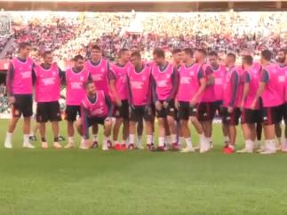 La selección se tiñe de rosa por la lucha contra el cáncer de mama