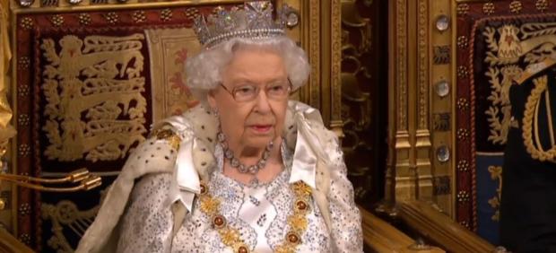 Reina Isabel II este lunes en la Cámara de los Lores.