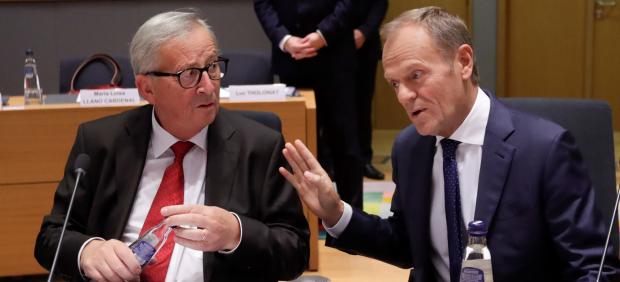 El presidente de la Comisión Europea, Jean-Claude Juncker, y el del Consejo Europeo, Donald Tusk
