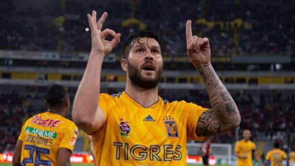 Protestan los primeros minutos del partido por impagos y les meten dos goles